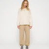 Bar jogger foam pinstripe