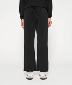 flared jogger scuba
