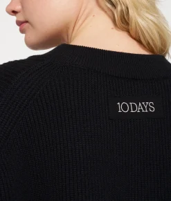 knit sweater