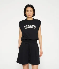 sleeveless statement top
