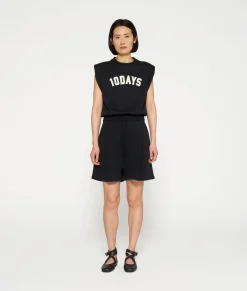 sleeveless statement top