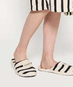 slippers stripes