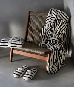 slippers stripes