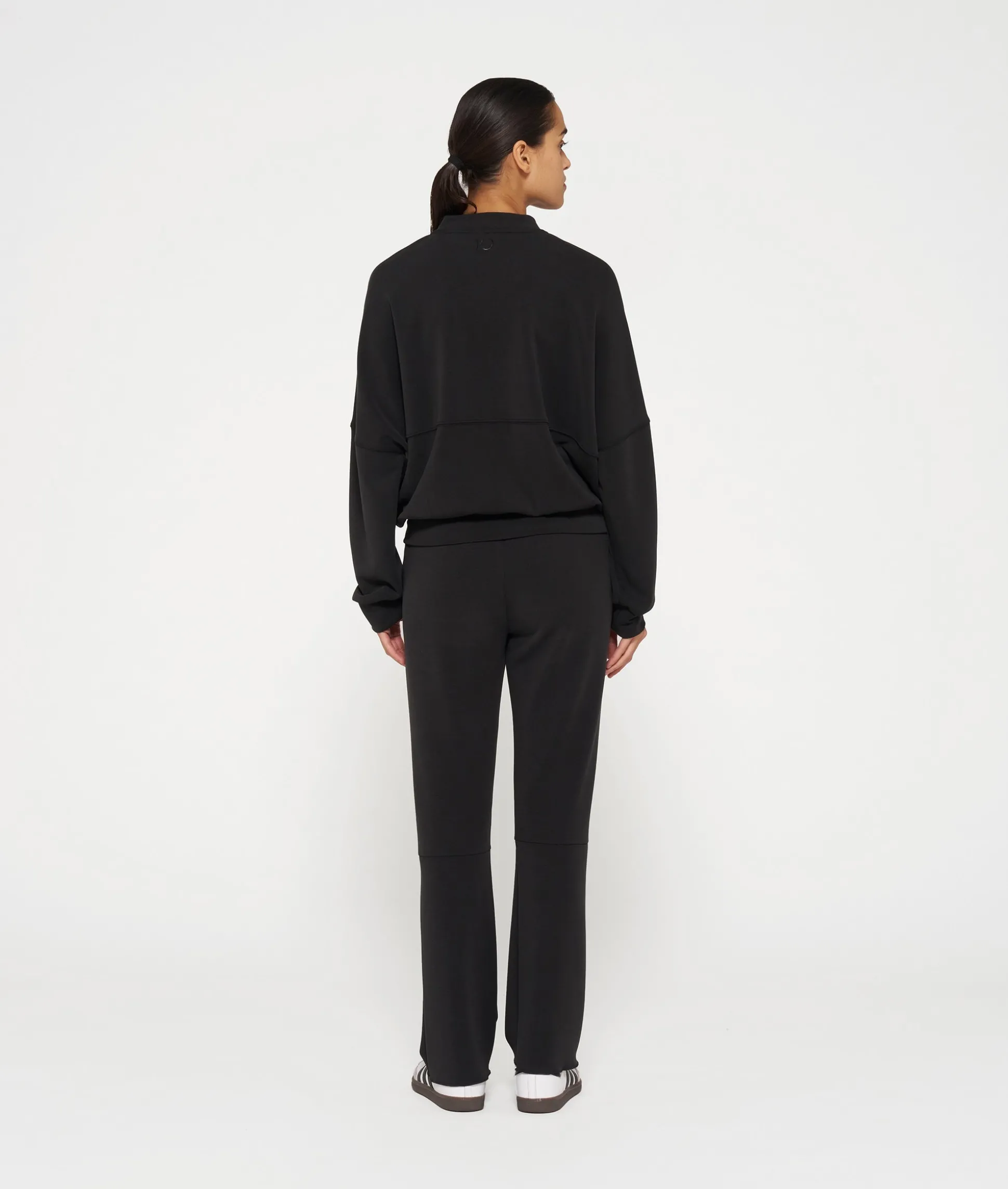 straight jogger scuba
