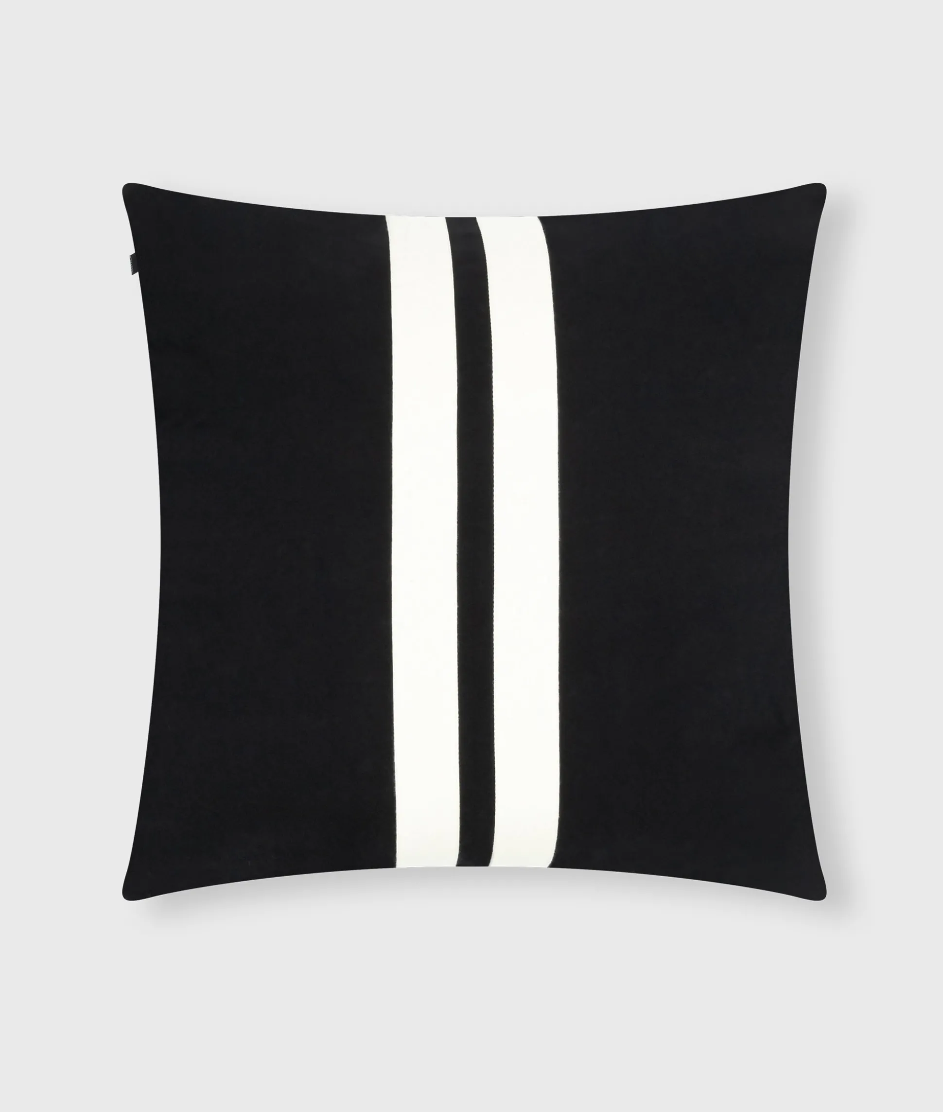 THE PILLOW COVER