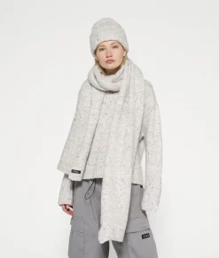 v-neck knit sweater melee
