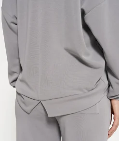 v-neck sweater scuba