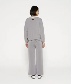 v-neck sweater scuba