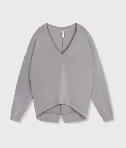 v-neck sweater scuba