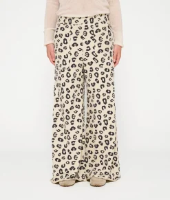 wide jogger leopard